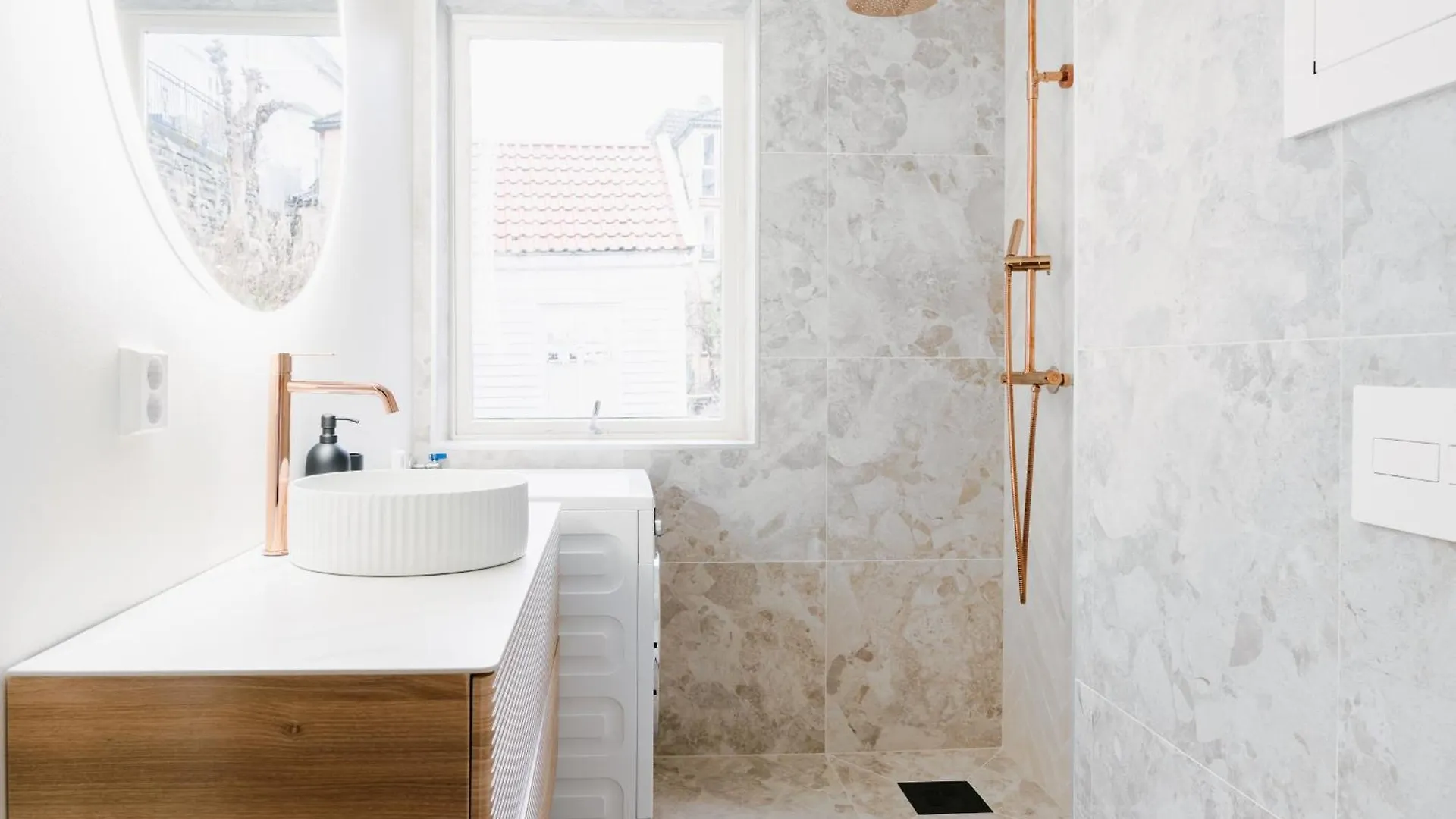 New Apartment In Historical Street Bergen